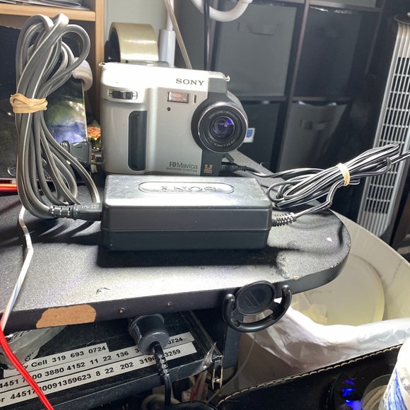 Sony MVC-FD87 1.2MP Digital Camera 3 Optical Zoom - Picture 5 of 7